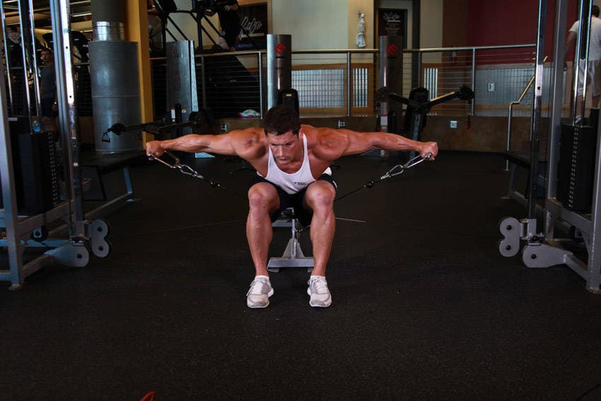 Cable Lateral Raise finishing position