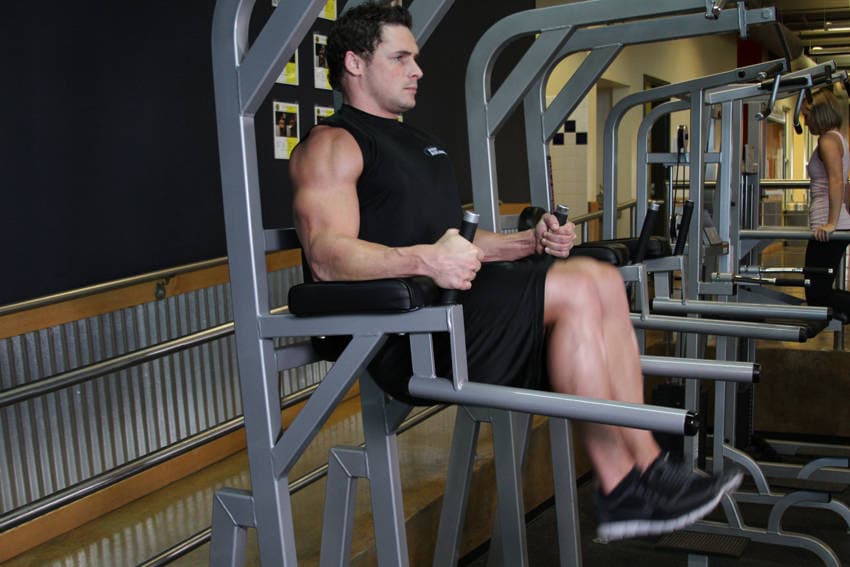 Captain's Chair Knee Raise finishing position
