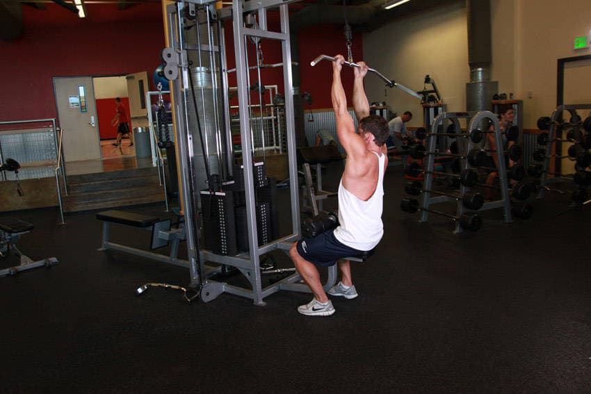 Underhand Lat Pulldown starting position